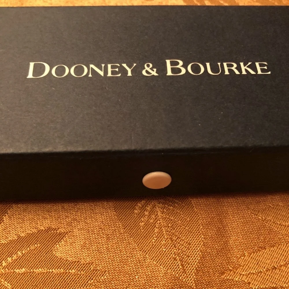 Dooney&Bourke Watch - Picture 4 of 5